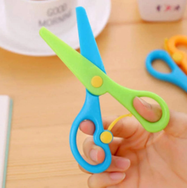 PLASTIC SAFETY SCISSOR, PRE-SCHOOL TRAINING SCISSORS